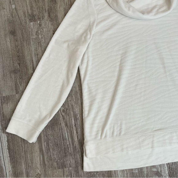 Chico’s Womens Zenergy Sweater White Zebra Animal Print Cowl Neck 3/4 Sleeves 3 - Picture 2 of 7